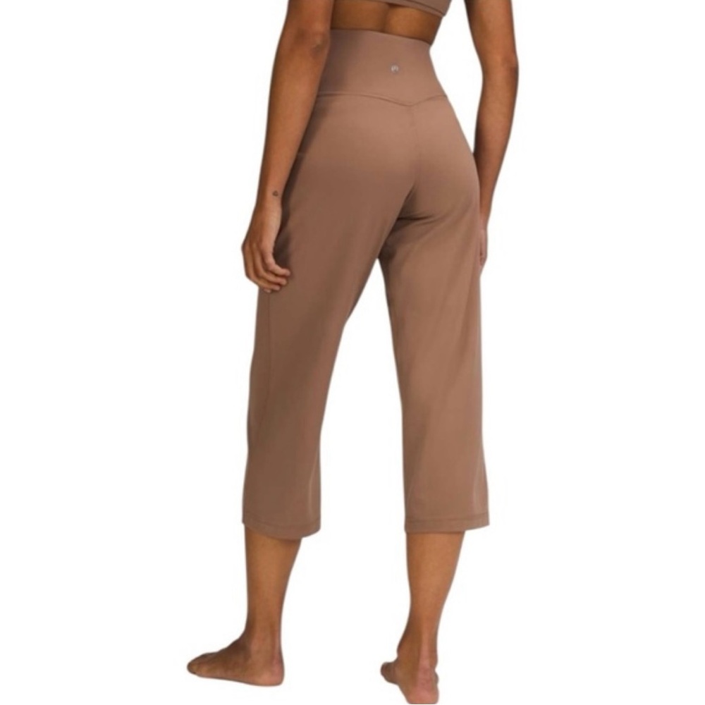 High-Waisted Lululemon leggings crop